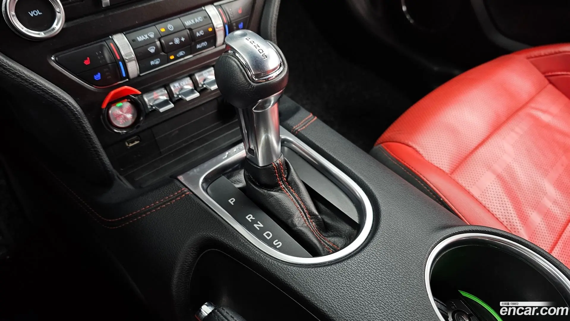 Ford Mustang Coupe