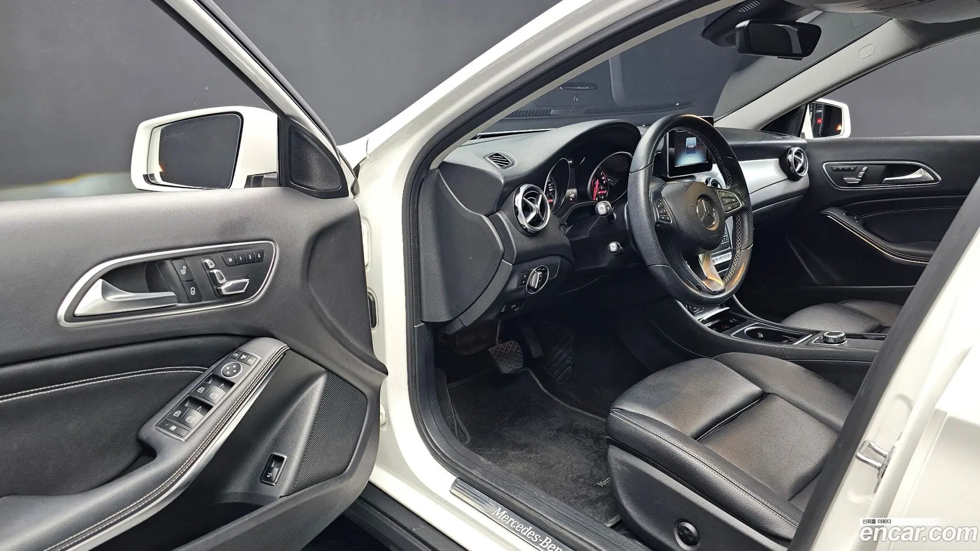 Mercedes-Benz GLA-Class GLA250 4MATIC 2020