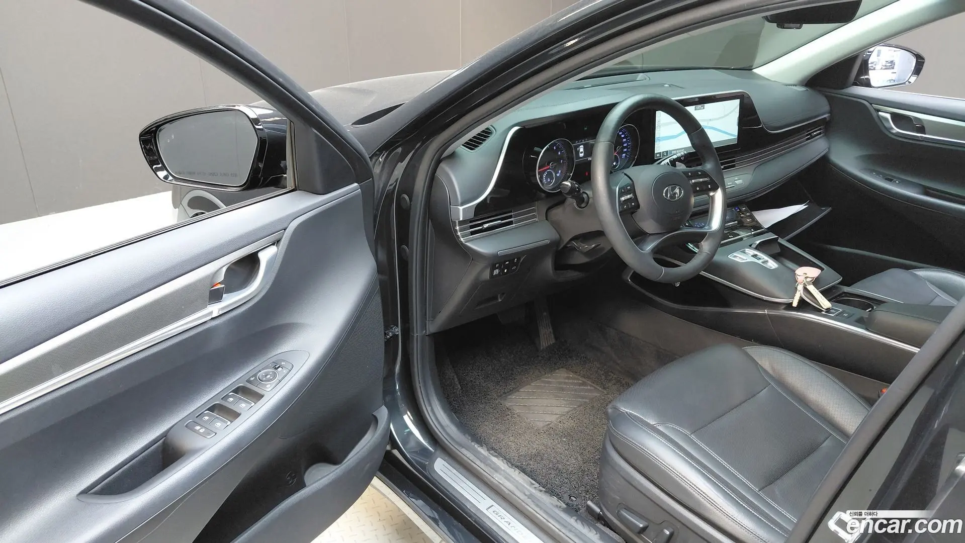 Hyundai Grandeur 3.0 LPi Rent Car