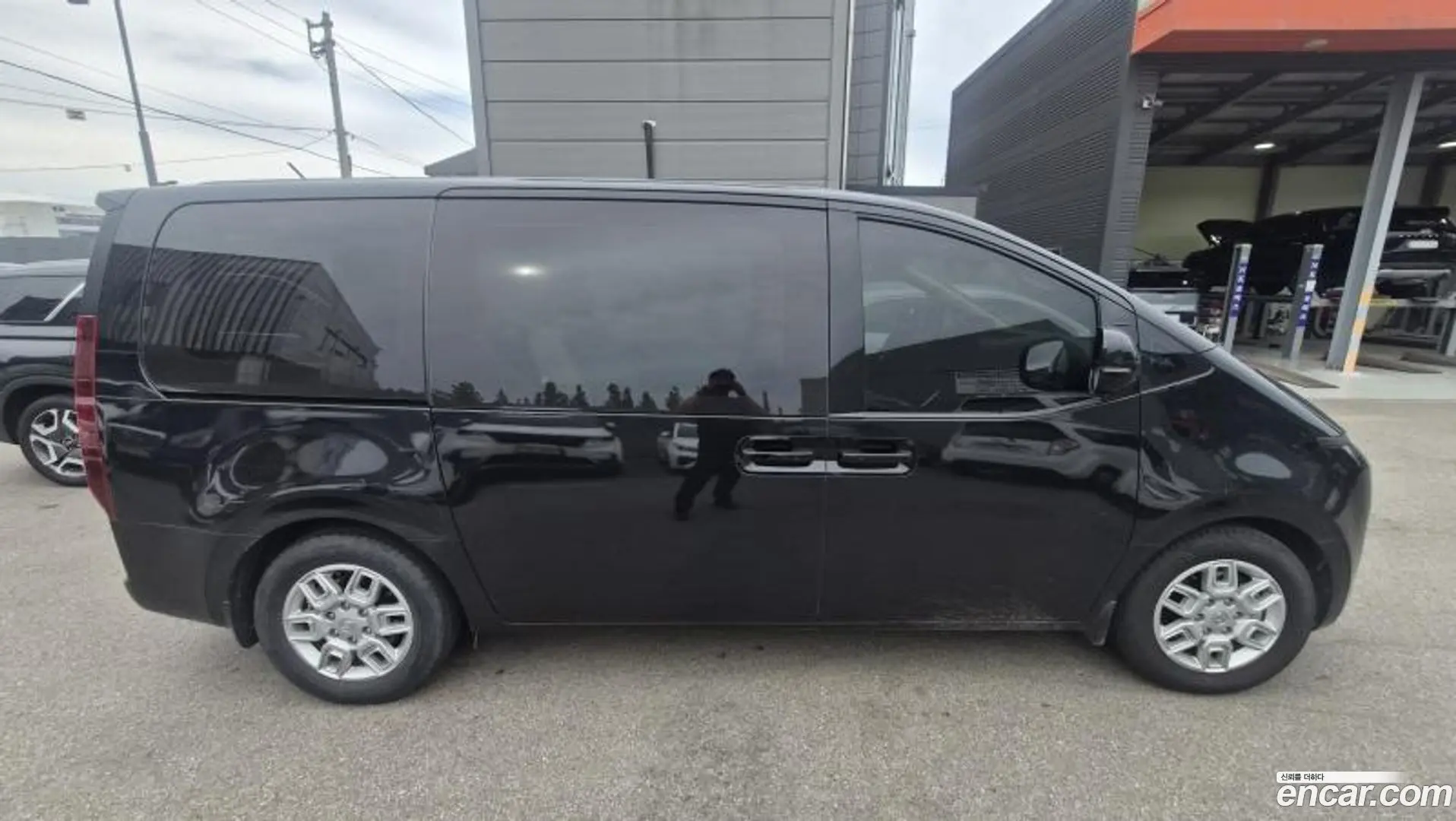 Hyundai Staria Tourer 9-Seater 2021