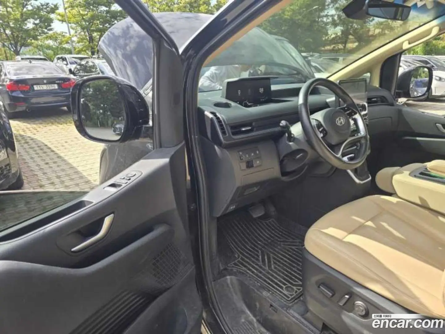 Hyundai Staria Tourer 9-Seater 2021
