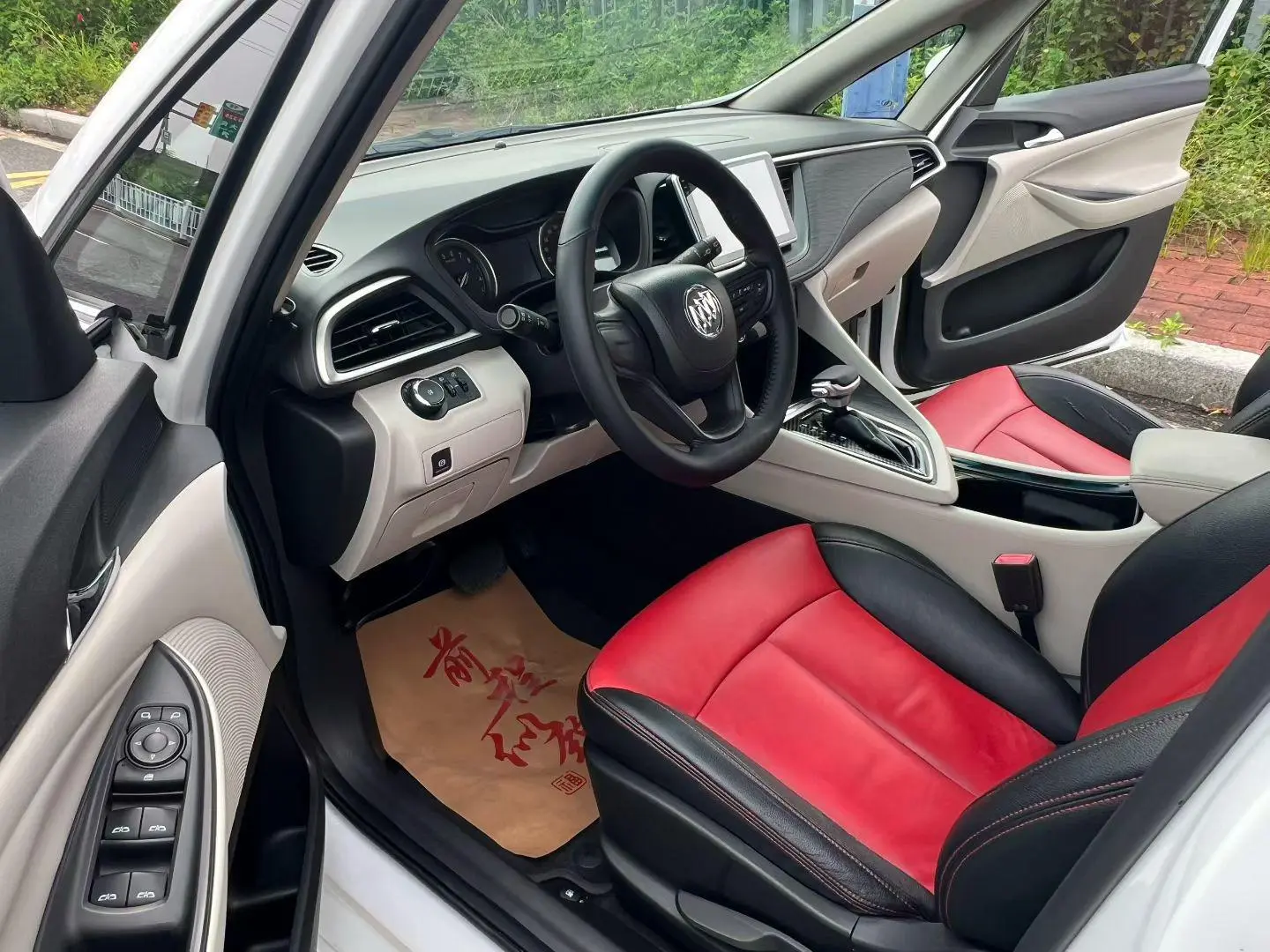 Buick GL6 2018 18T 6 seat Elite