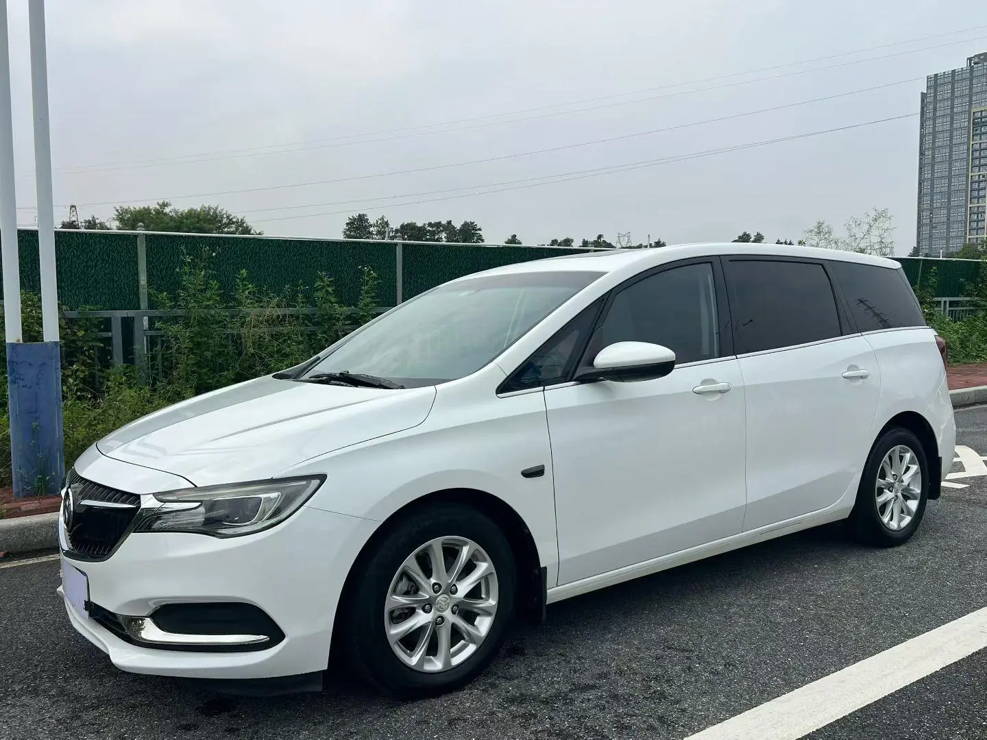Buick GL6 2018 18T 6 seat Elite