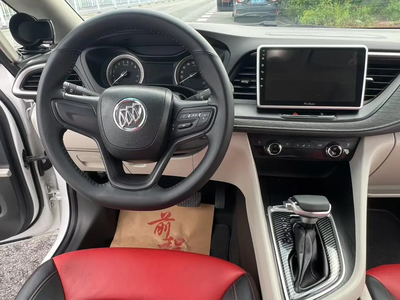 Buick GL6 2018 18T 6 seat Elite