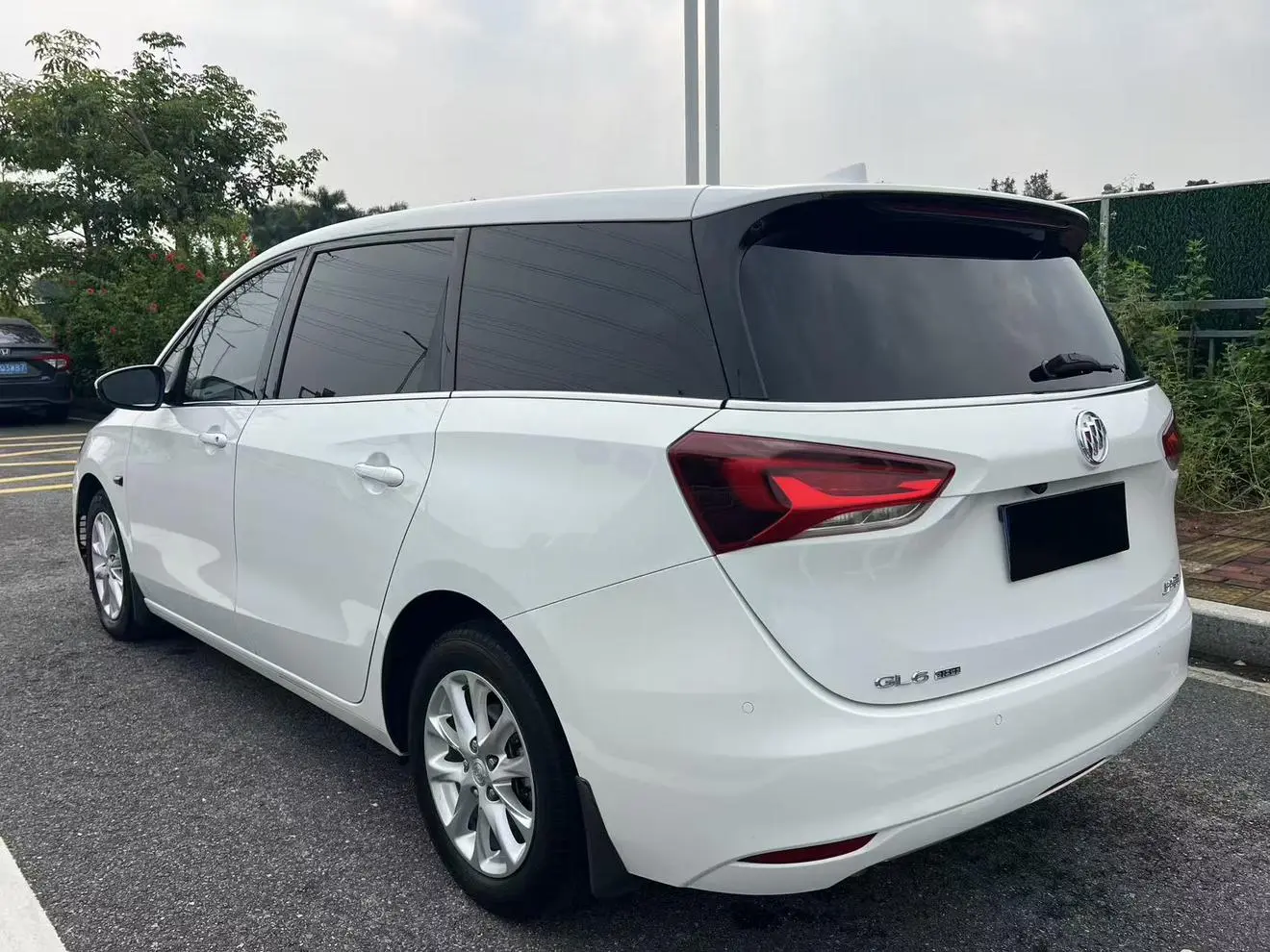 Buick GL6 2018 18T 6 seat Elite