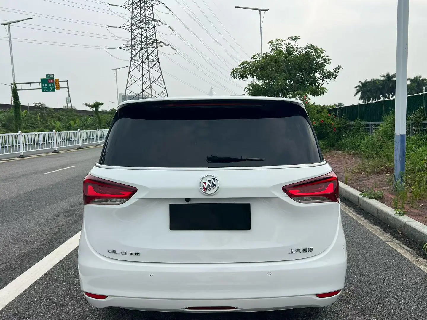 Buick GL6 2018 18T 6 seat Elite