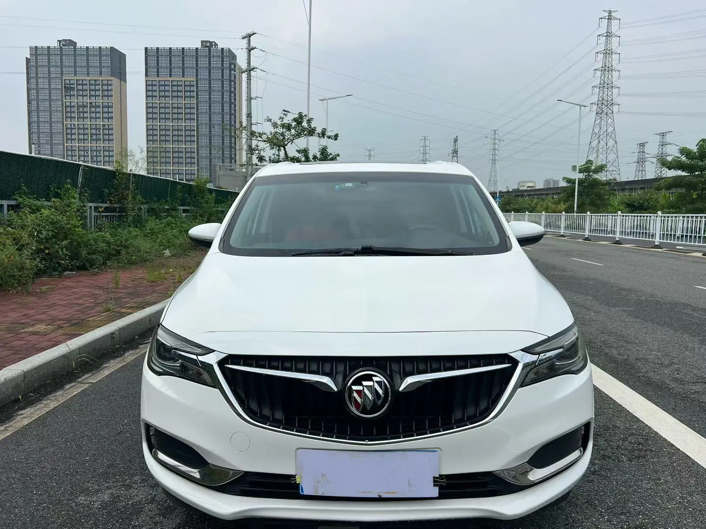 Buick GL6 2018 18T 6 seat Elite