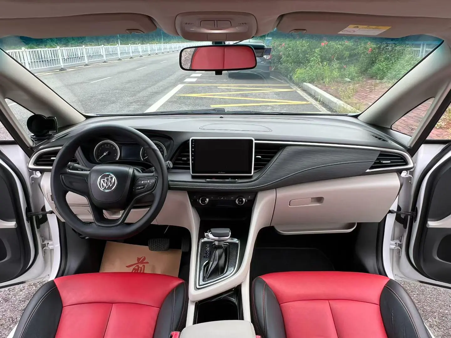 Buick GL6 2018 18T 6 seat Elite
