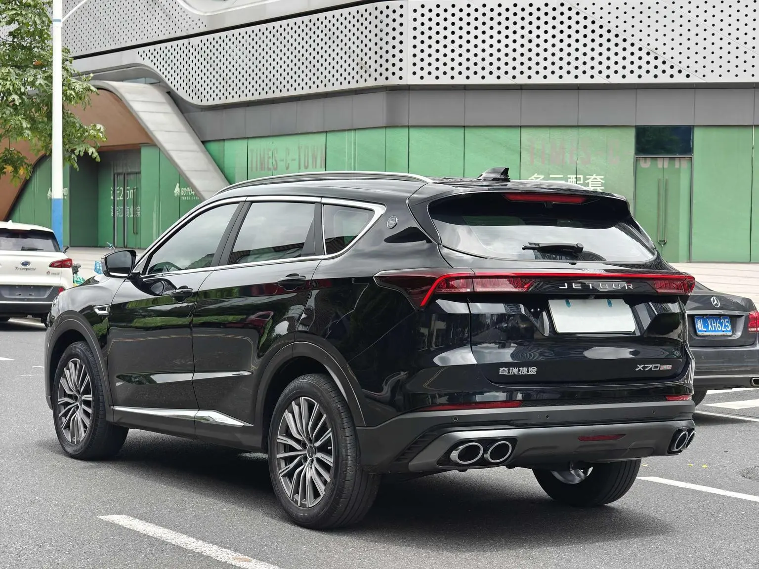 Jetour X70 PLUS 2024 Champion 1.5T DCTMAX+ 5 seat
