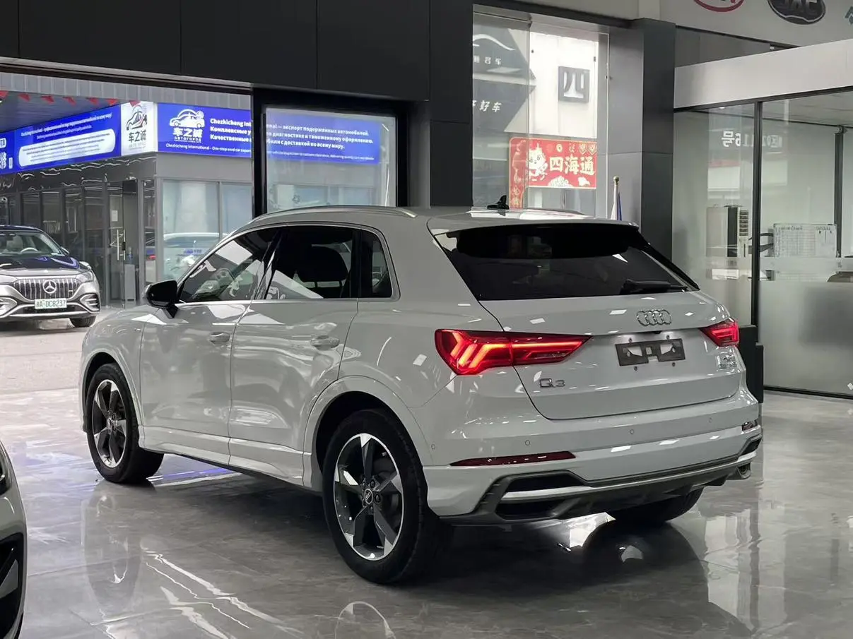 Audi Q3 2022 35 TFSI Dynamic Fashion