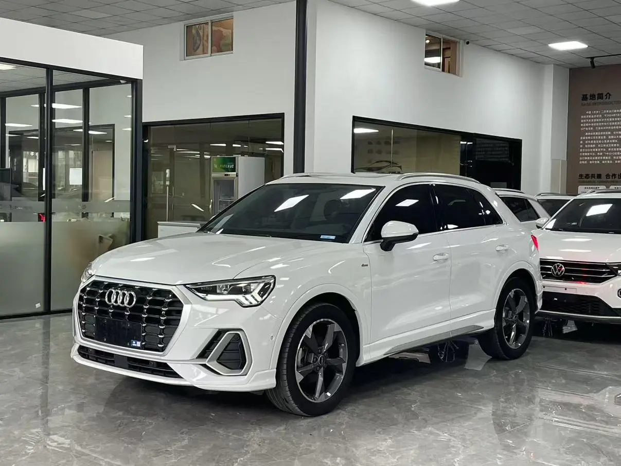 Audi Q3 2022 35 TFSI Dynamic Fashion
