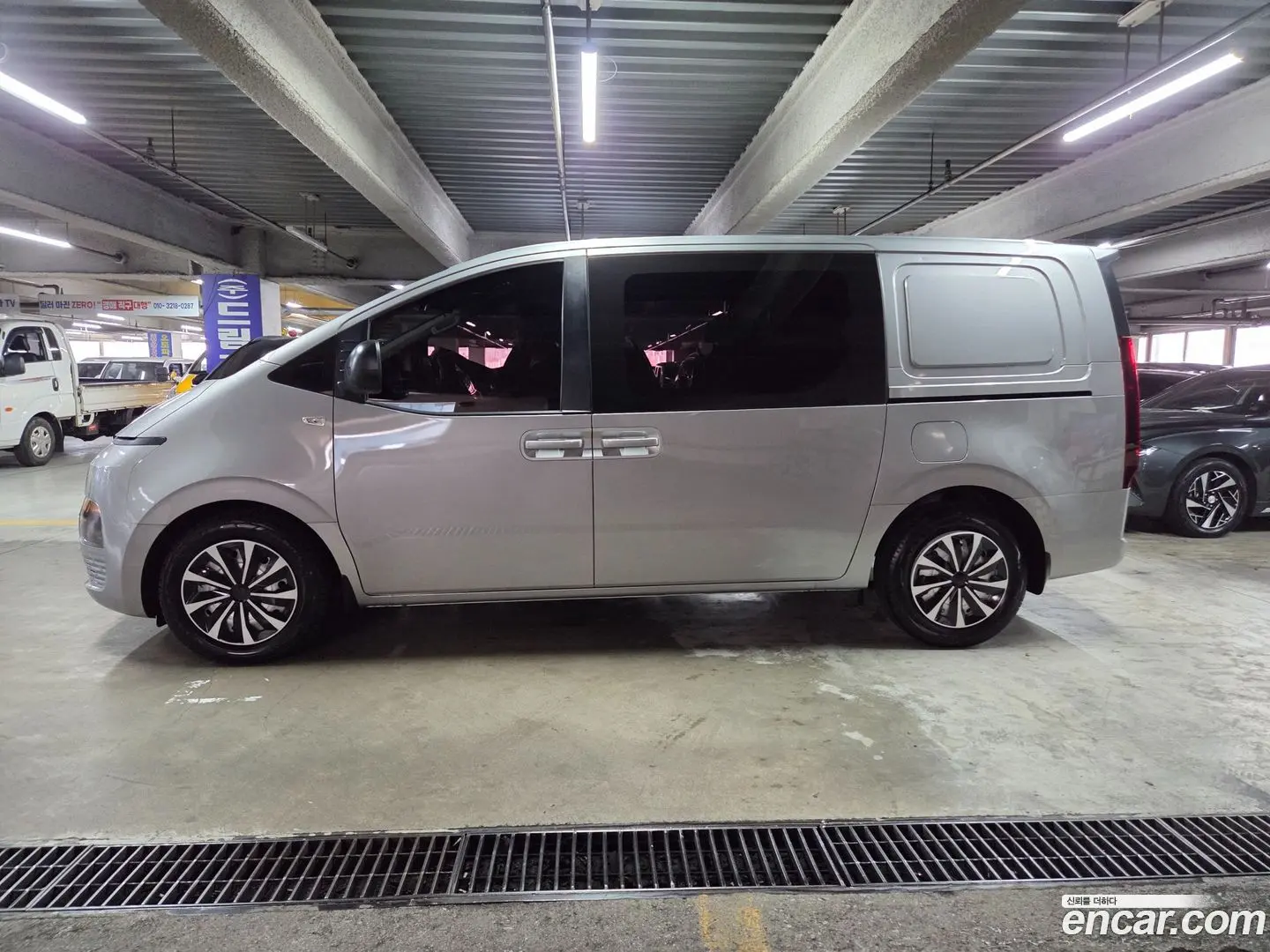 Hyundai Staria Cargo 5-Seater 2022