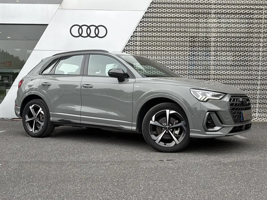 Audi Q3 2024 45 TFSI quattro Dynamic Fashion Launch Special