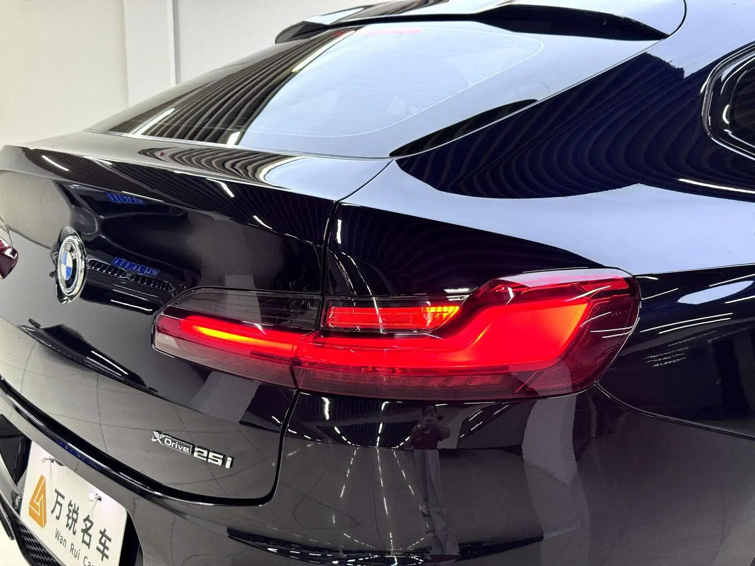 BMW X4 2021 xDrive25i M Sport Shadow Night Package