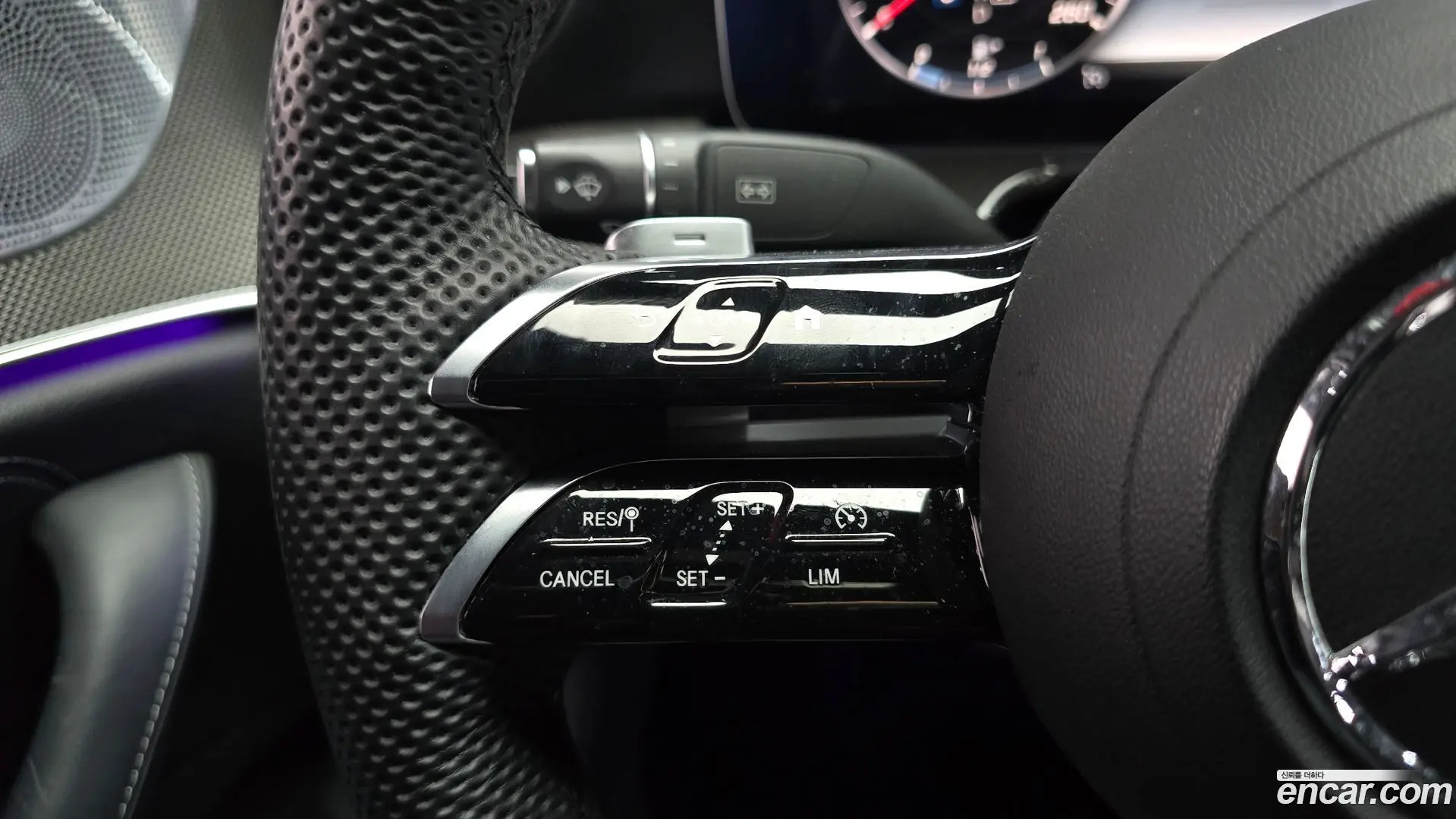 Mercedes-Benz CLS-Class CLS300d AMG Line