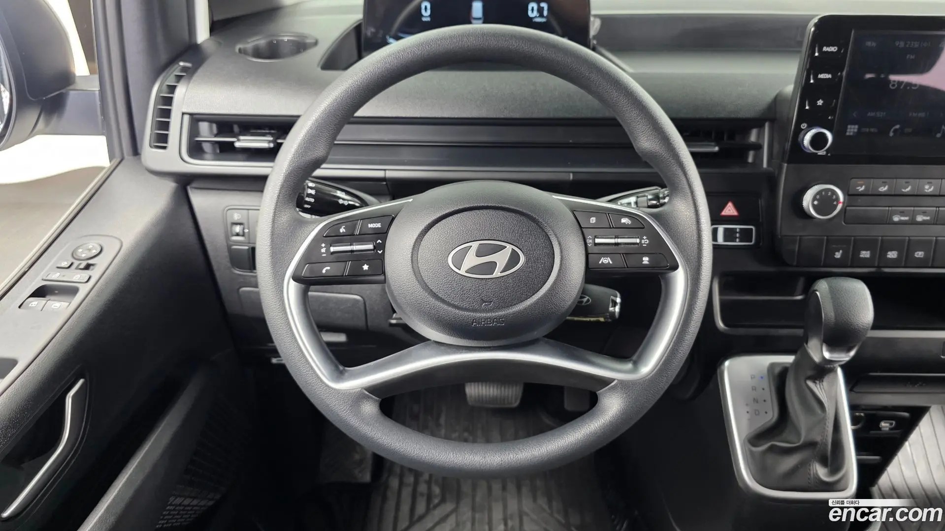 Hyundai Staria Cargo 5-Seater 2022