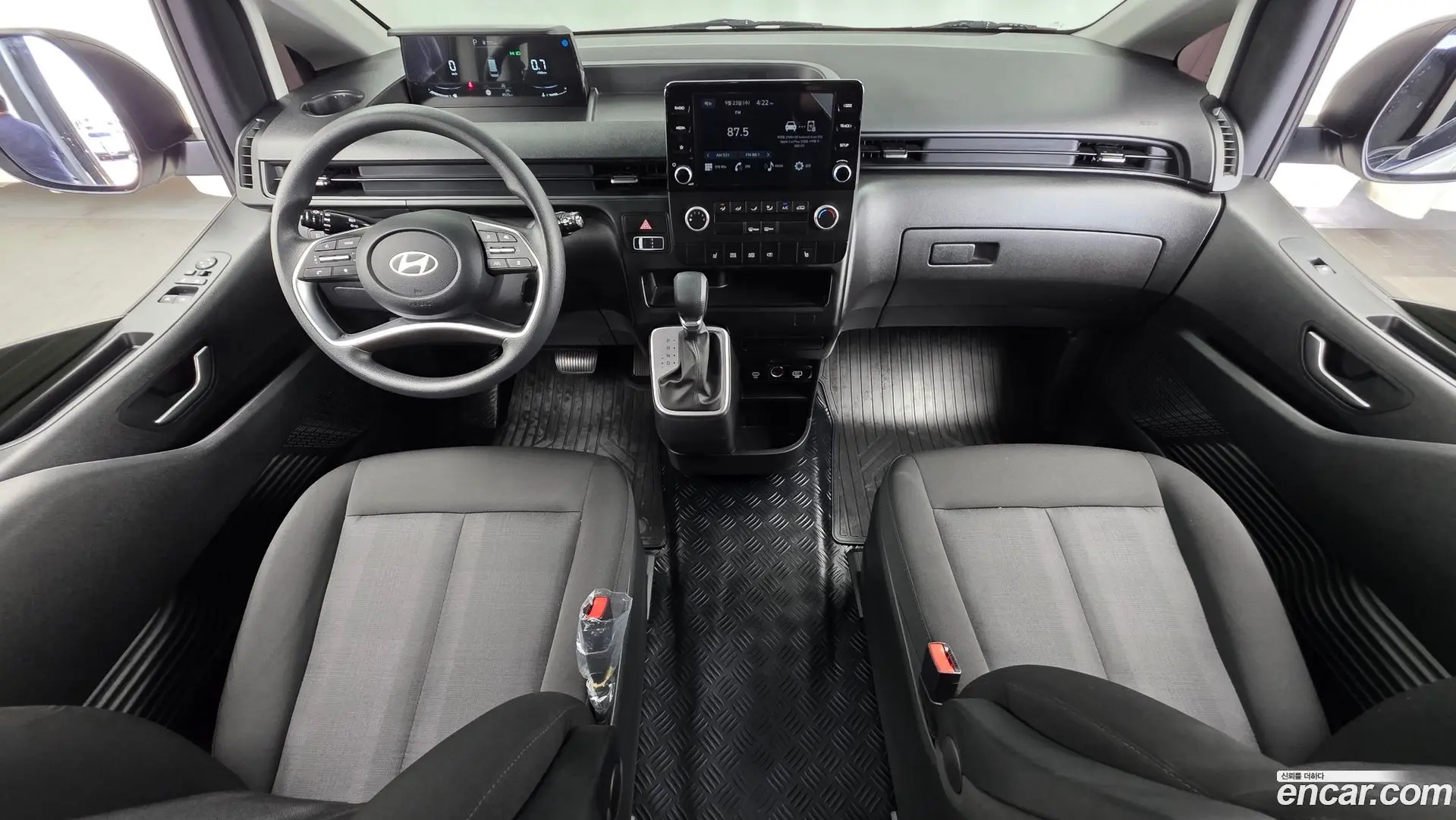 Hyundai Staria Cargo 5-Seater 2022