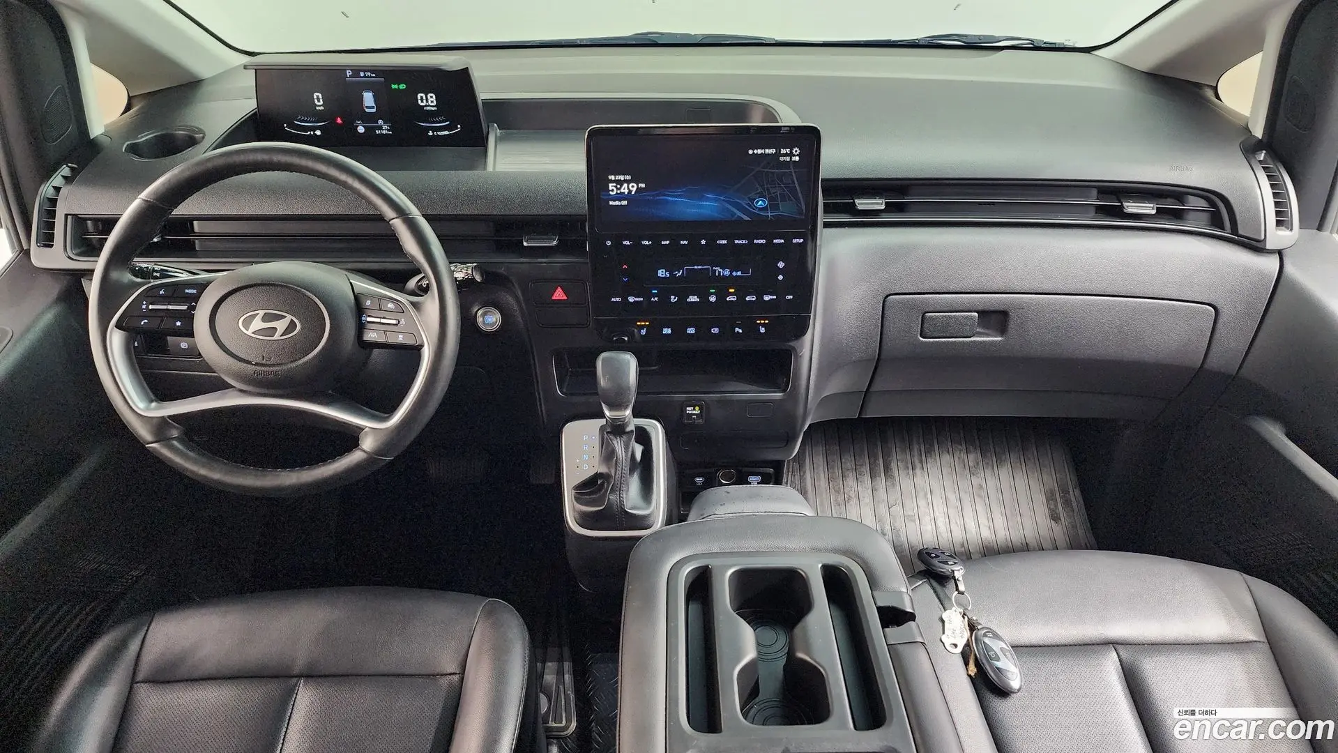 Hyundai Staria 4WD Tourer 11-Seater 2021