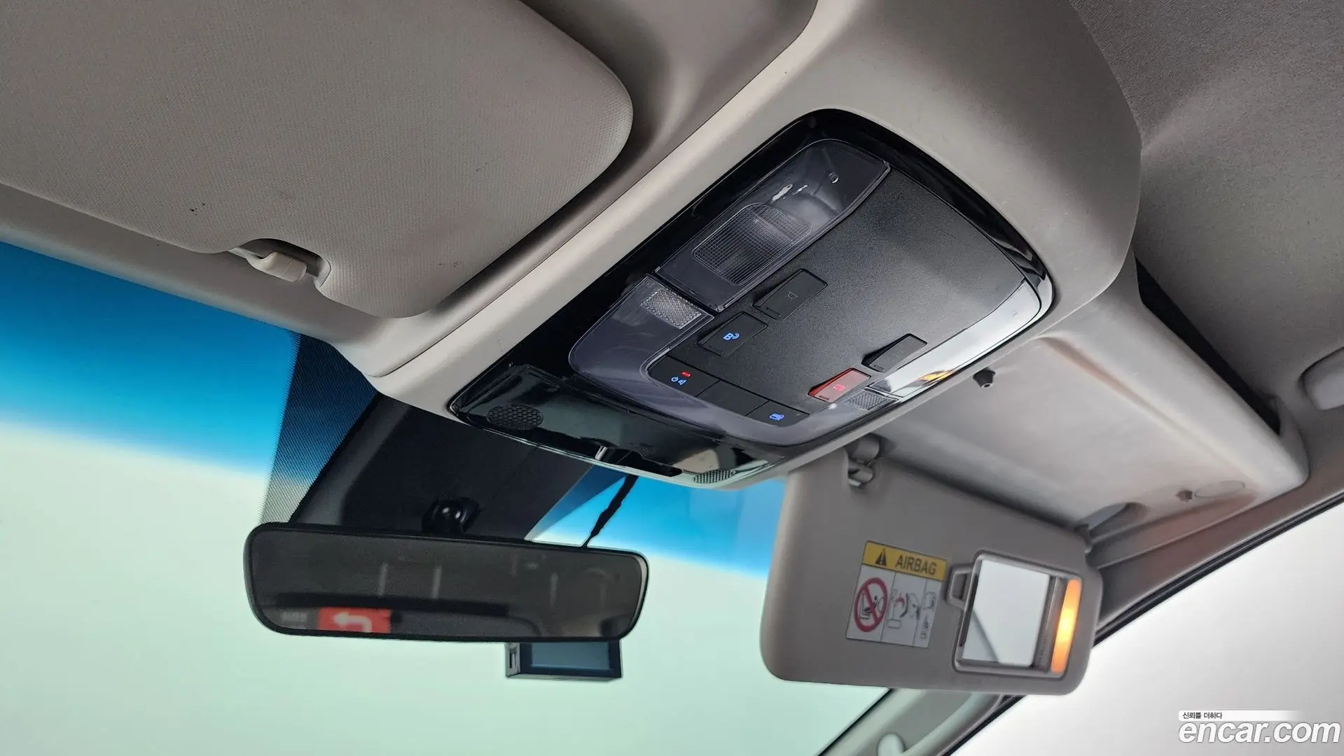 Hyundai Staria 4WD Tourer 11-Seater 2021