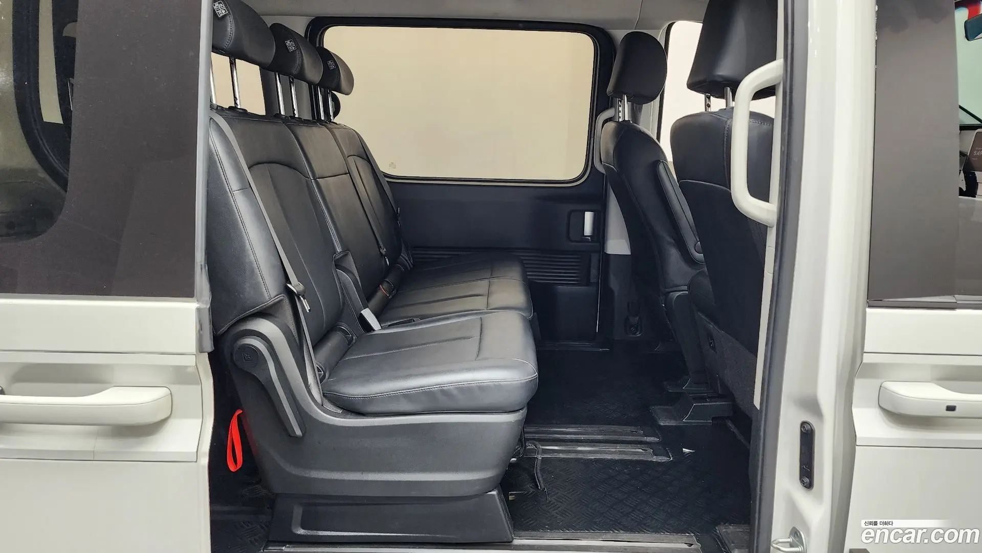 Hyundai Staria 4WD Tourer 11-Seater 2021