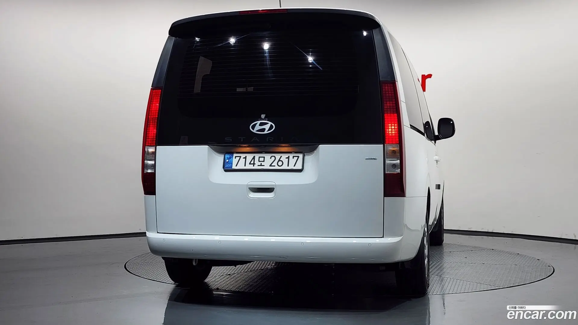 Hyundai Staria 4WD Tourer 11-Seater 2021