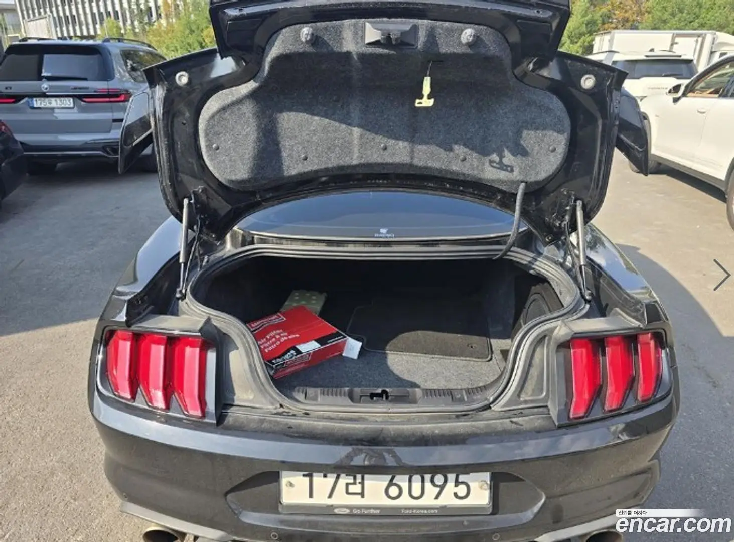 Ford Mustang Coupe