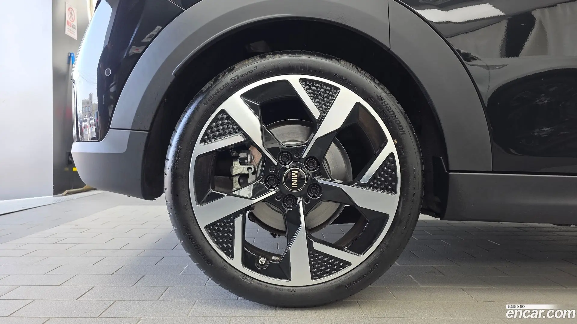 Mini Cooper 5 Door Favoured