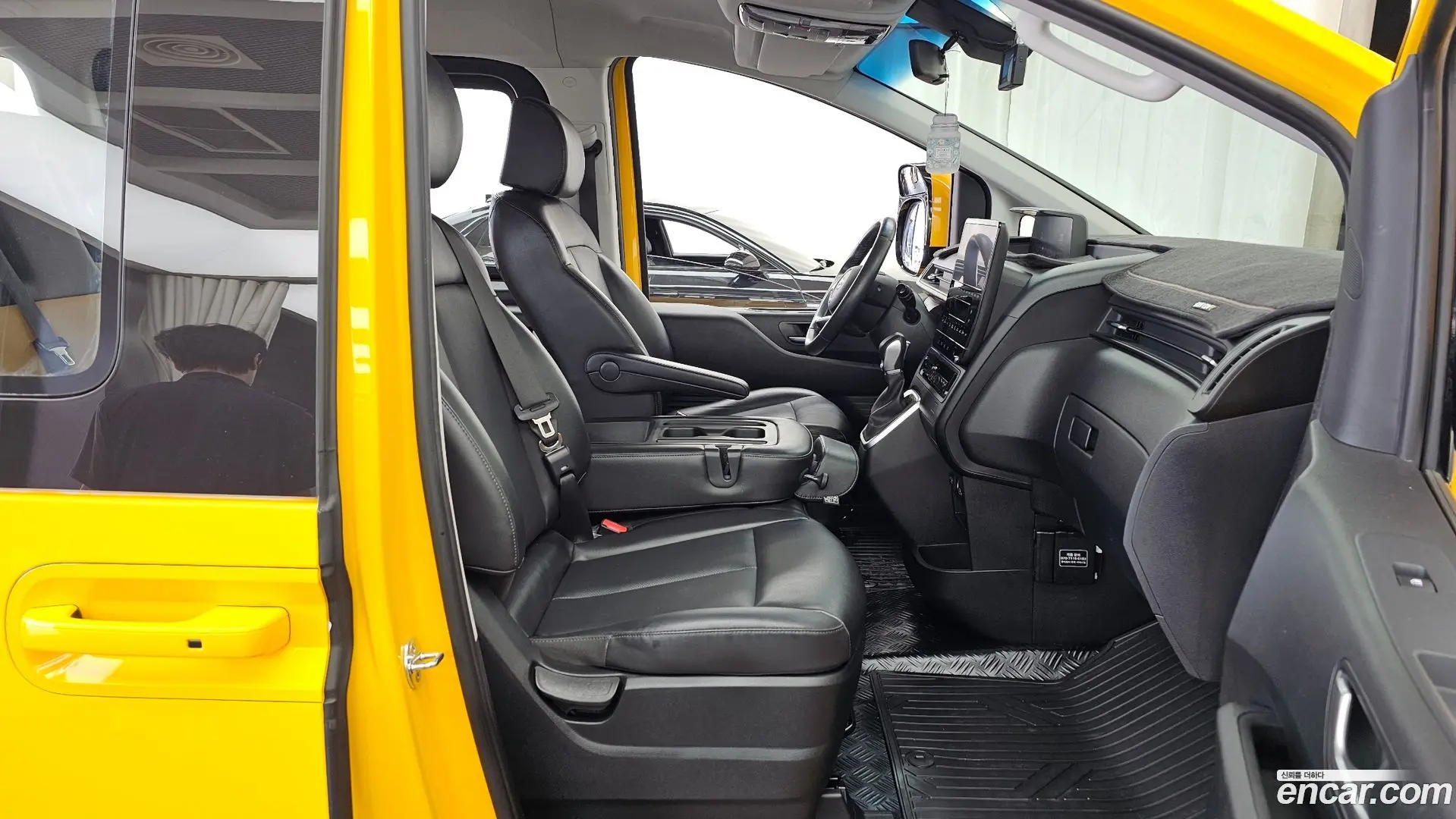Hyundai Staria L3.5 Kinder Safety Car
