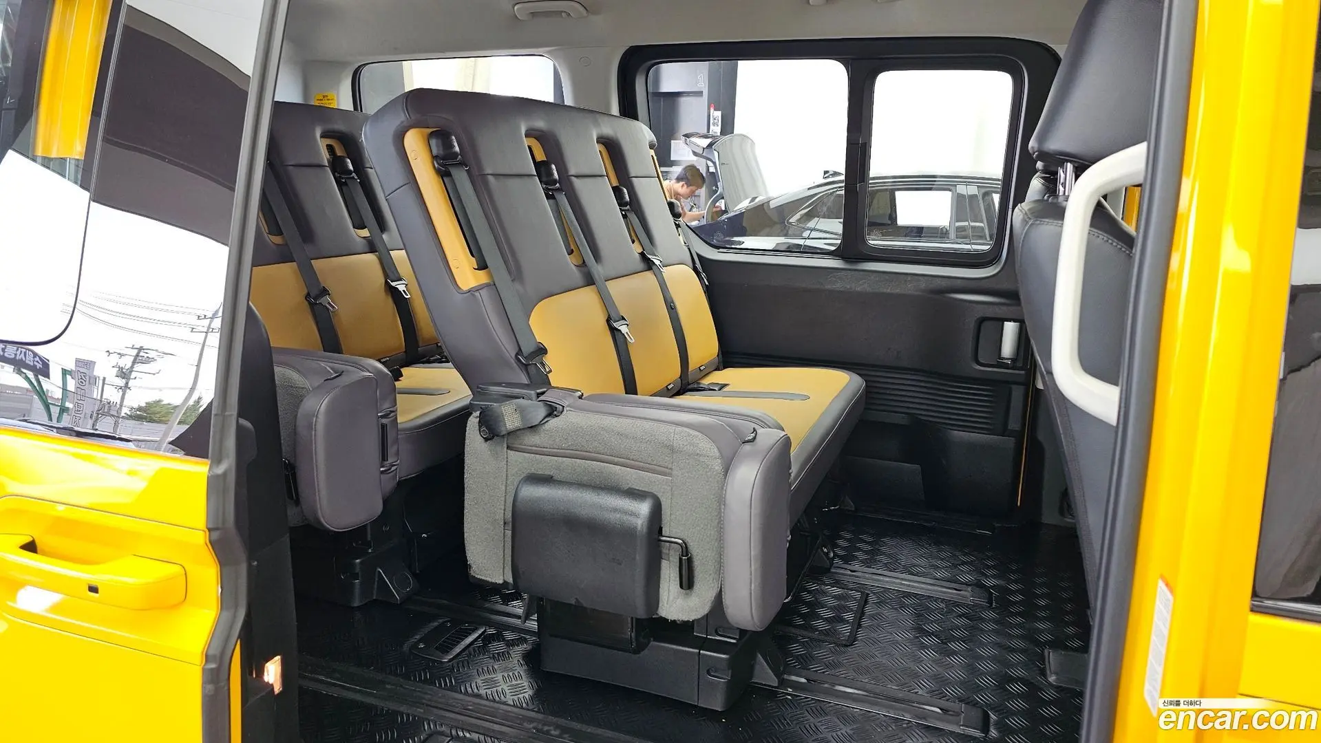 Hyundai Staria L3.5 Kinder Safety Car