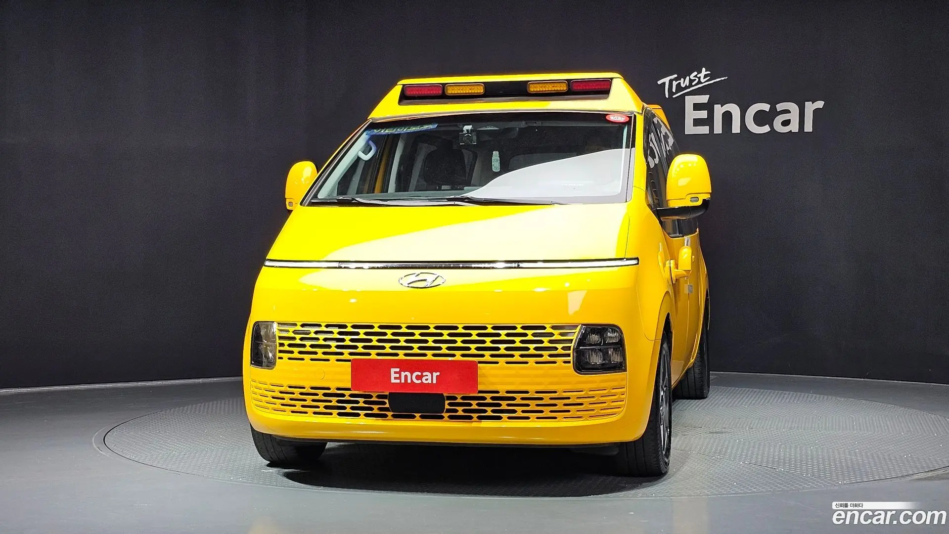 Hyundai Staria L3.5 Kinder Safety Car