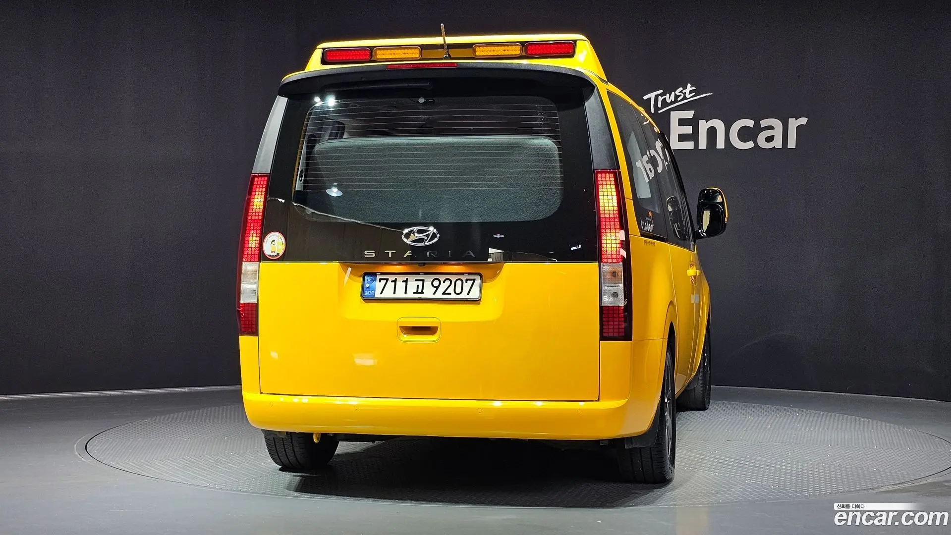 Hyundai Staria L3.5 Kinder Safety Car