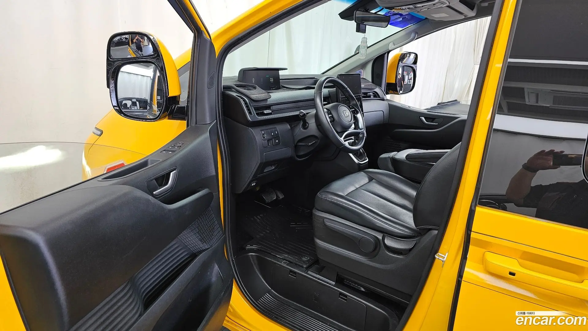 Hyundai Staria L3.5 Kinder Safety Car