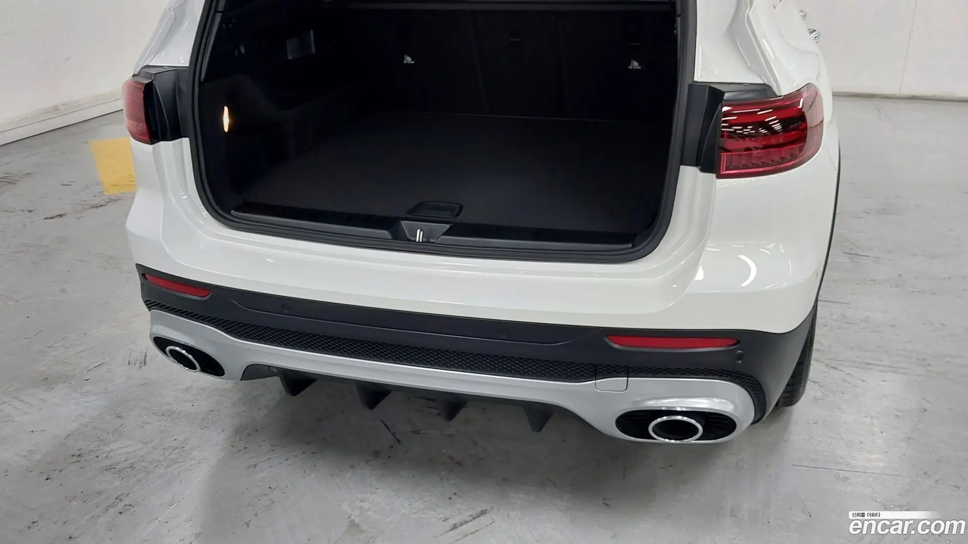 Mercedes-Benz GLB-Class AMG GLB35 4MATIC 2023