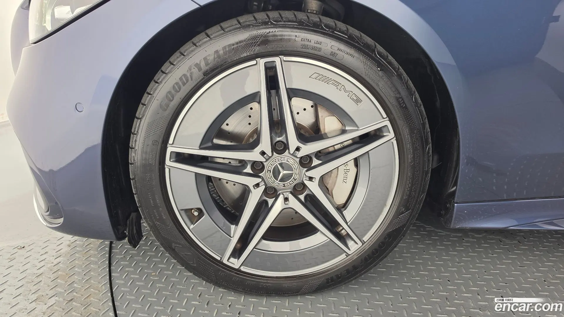 Mercedes-Benz C-Class C200 AMG Line