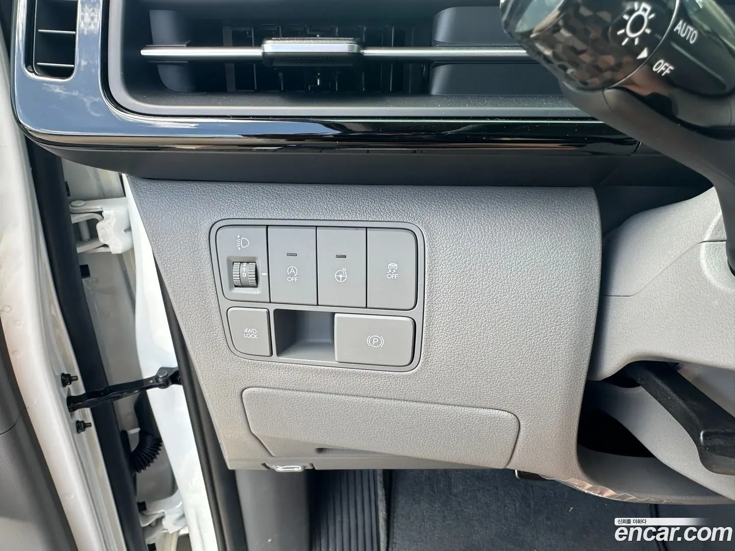 Hyundai Staria Lounge 7-Seater 2021