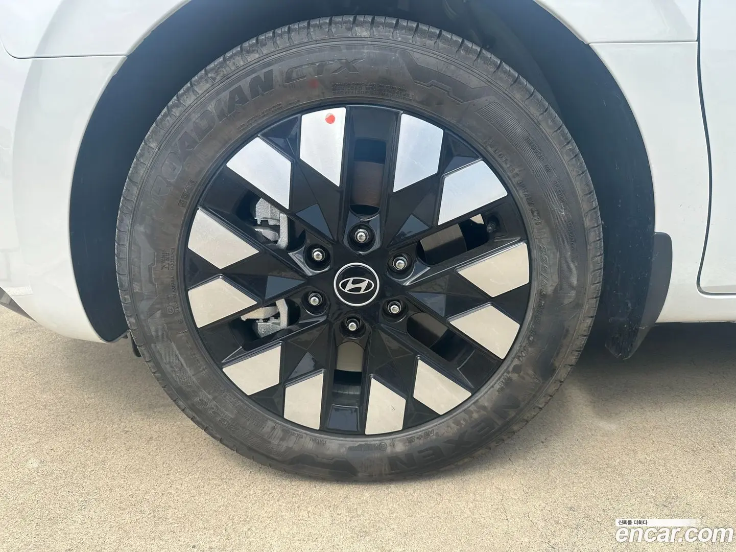 Hyundai Staria Lounge 7-Seater 2021