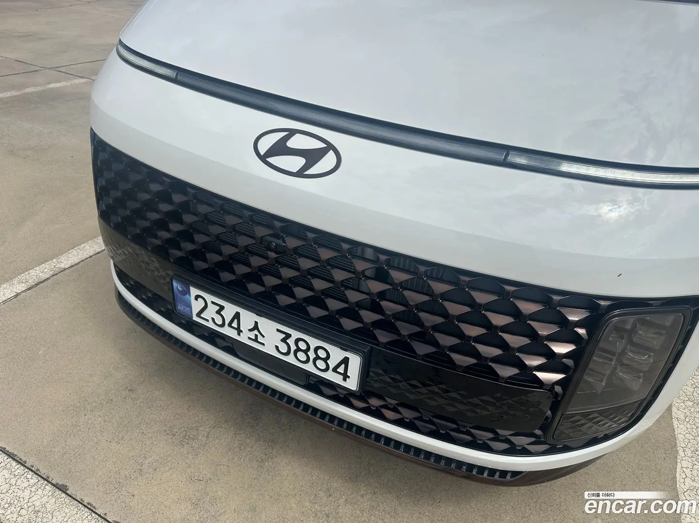 Hyundai Staria Lounge 7-Seater 2021