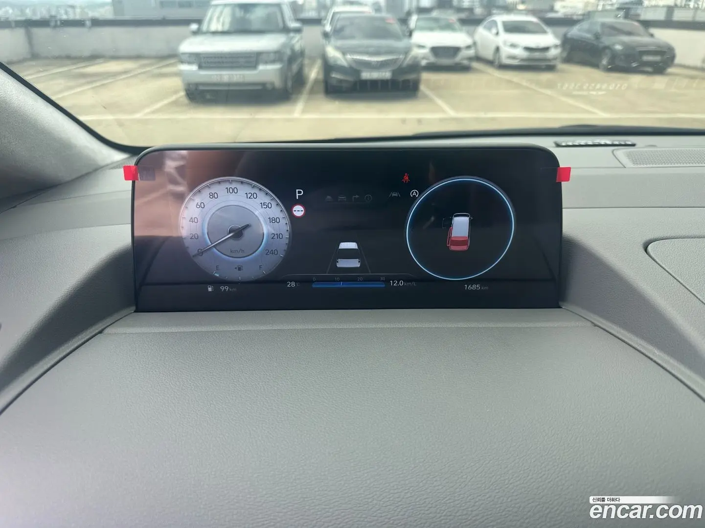 Hyundai Staria Lounge 7-Seater 2021