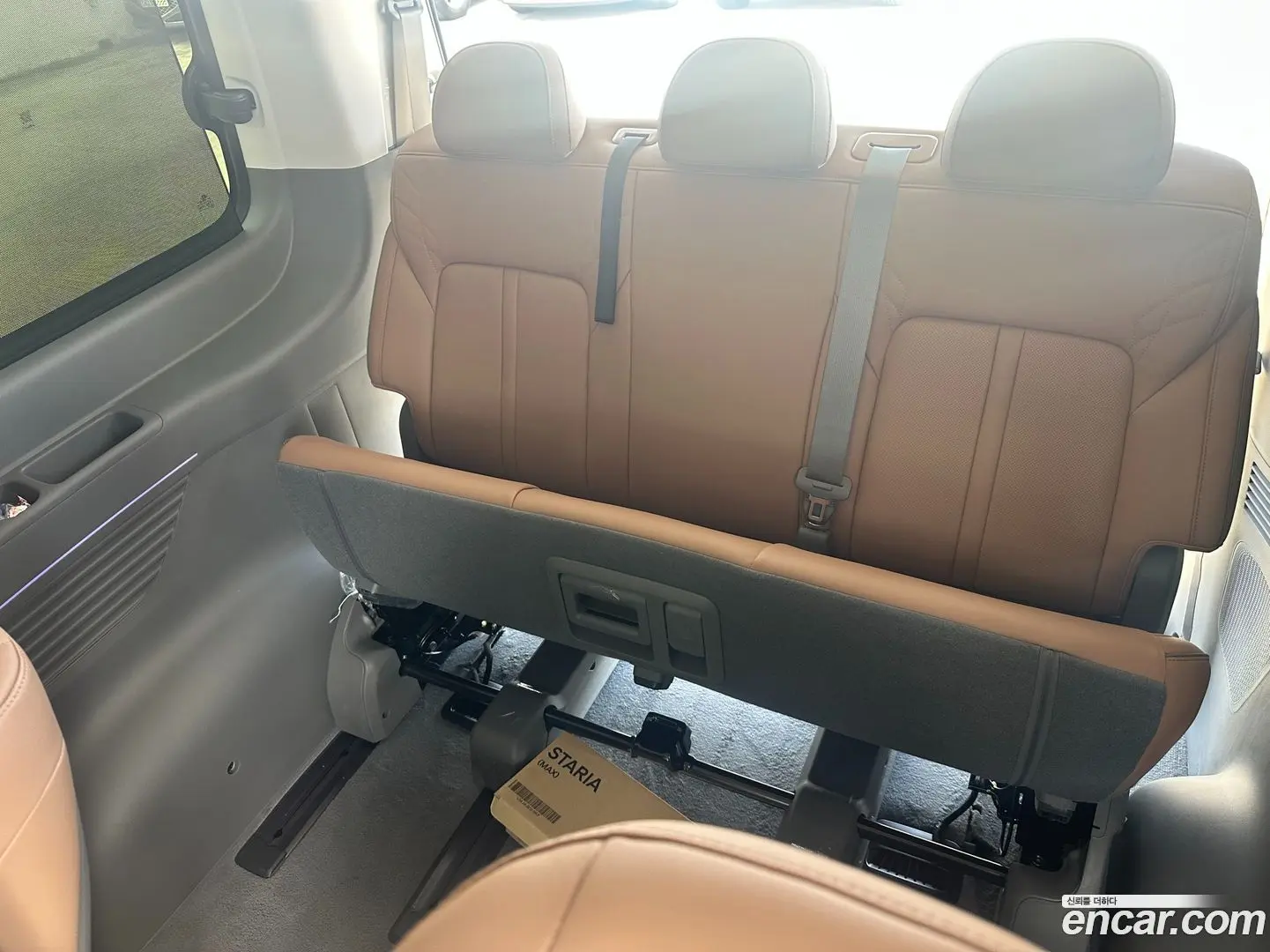 Hyundai Staria Lounge 7-Seater 2021