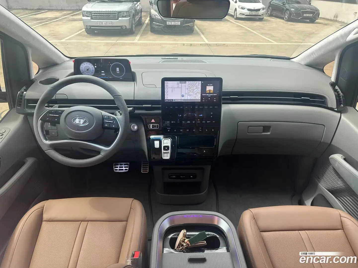 Hyundai Staria Lounge 7-Seater 2021