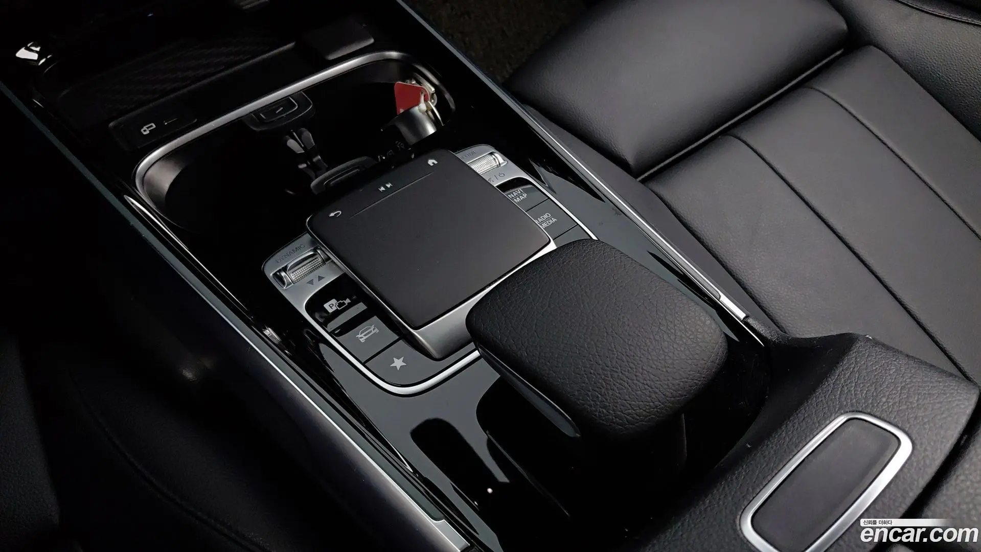 Mercedes-Benz GLB-Class GLB220 2019