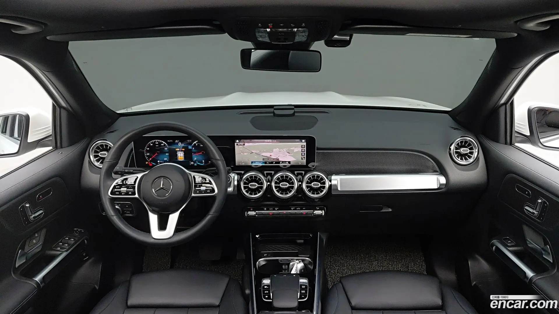 Mercedes-Benz GLB-Class GLB220 2019