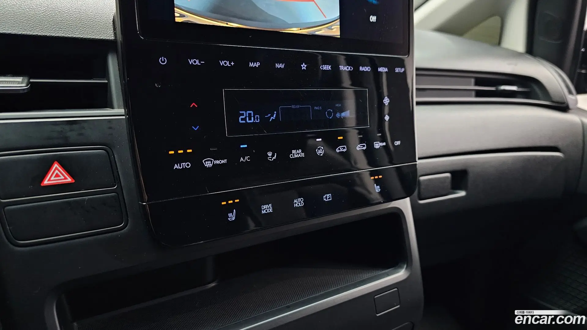 Hyundai Staria 4WD Tourer 11-Seater 2021