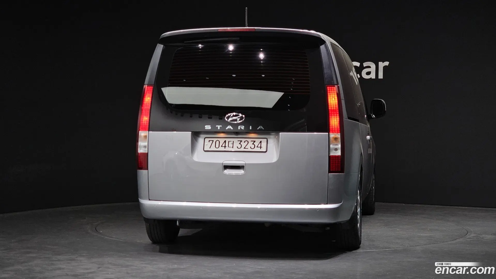 Hyundai Staria 4WD Tourer 11-Seater 2021