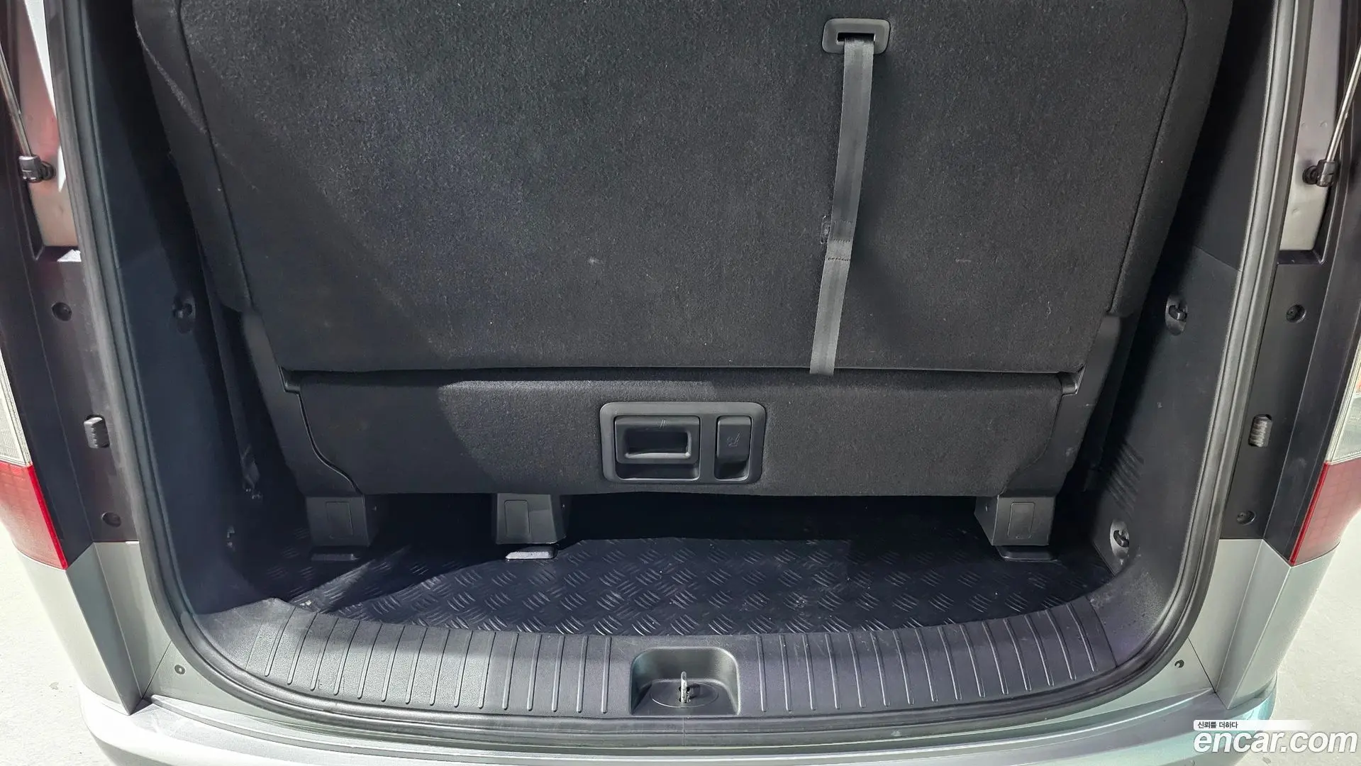 Hyundai Staria 4WD Tourer 11-Seater 2021