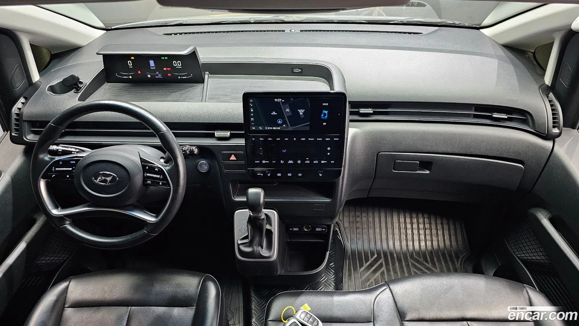 Hyundai Staria 4WD Tourer 11-Seater 2021