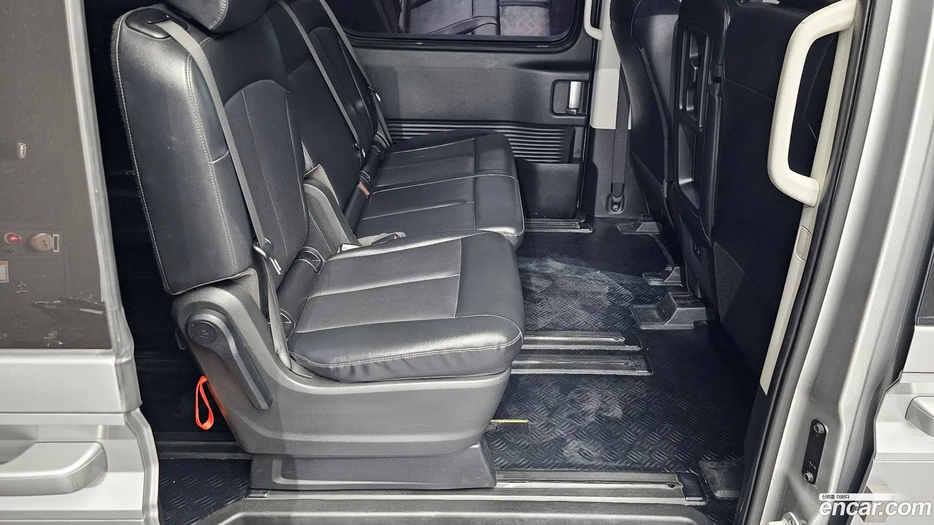 Hyundai Staria 4WD Tourer 11-Seater 2021