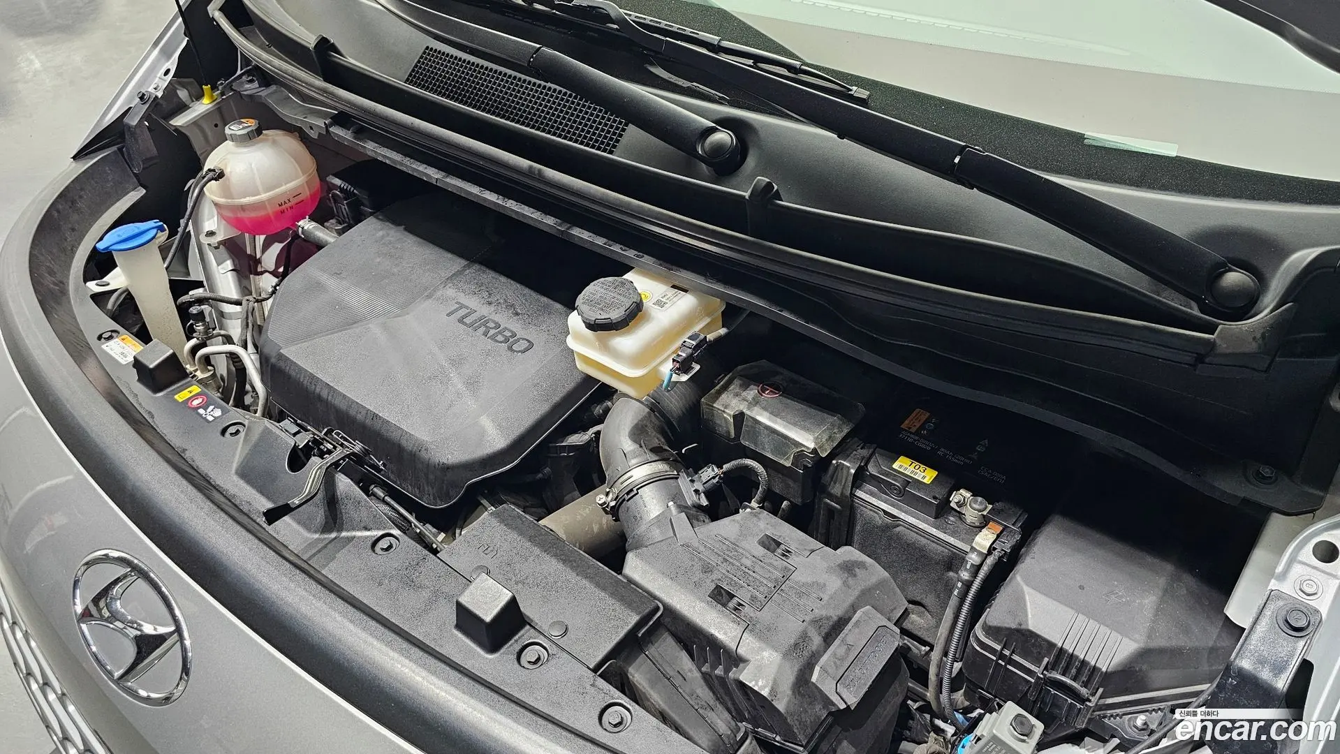 Hyundai Staria 4WD Tourer 11-Seater 2021