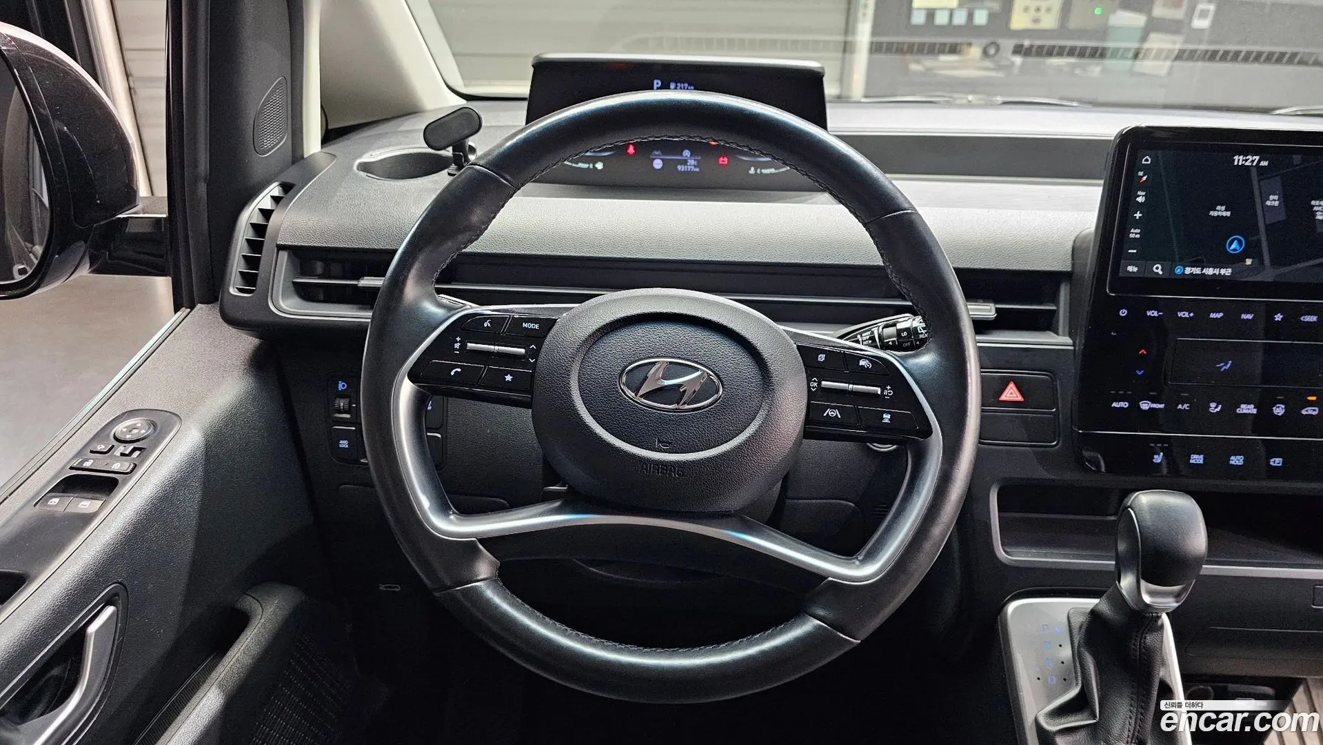 Hyundai Staria 4WD Tourer 11-Seater 2021