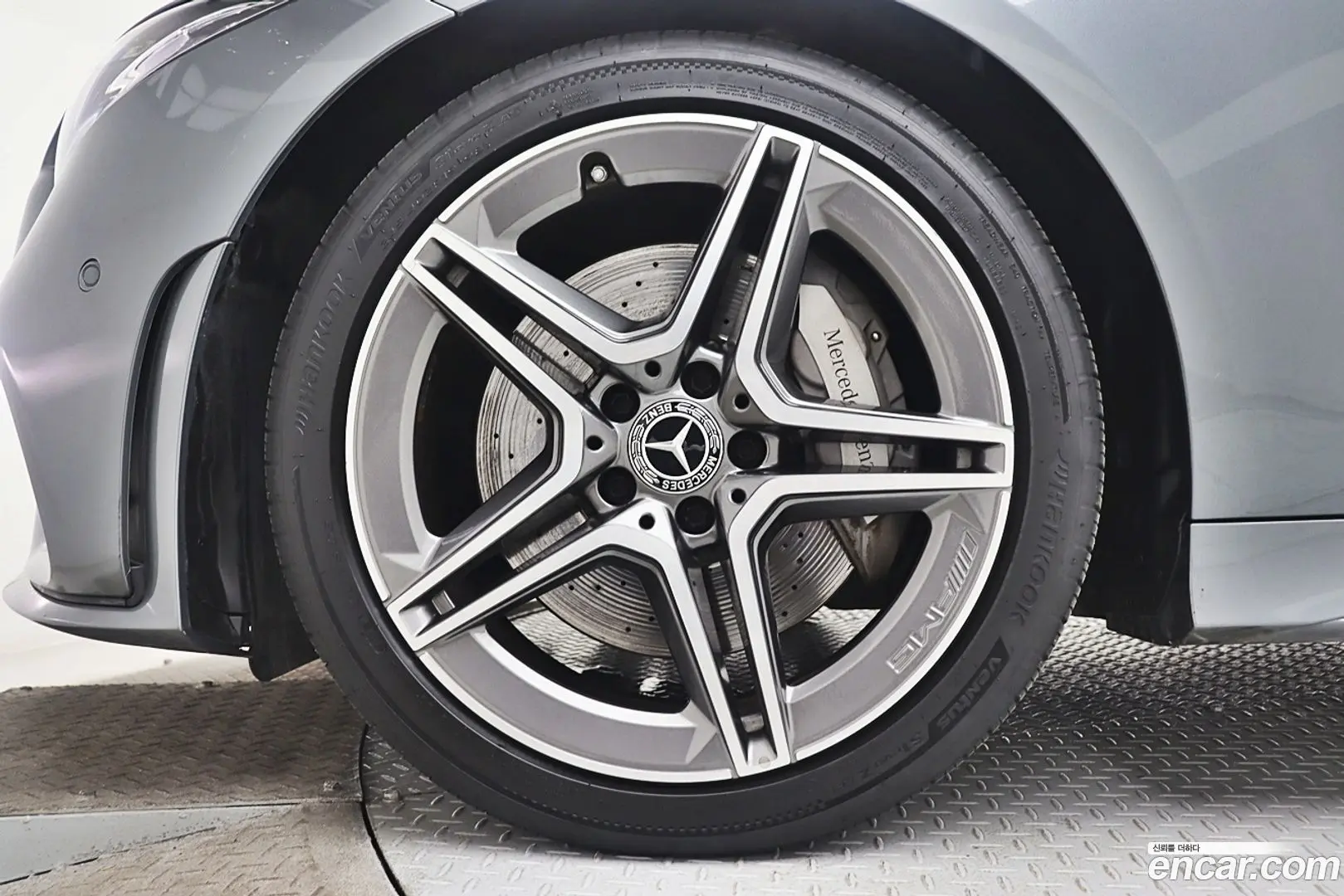 Mercedes-Benz CLS-Class CLS300d AMG Line